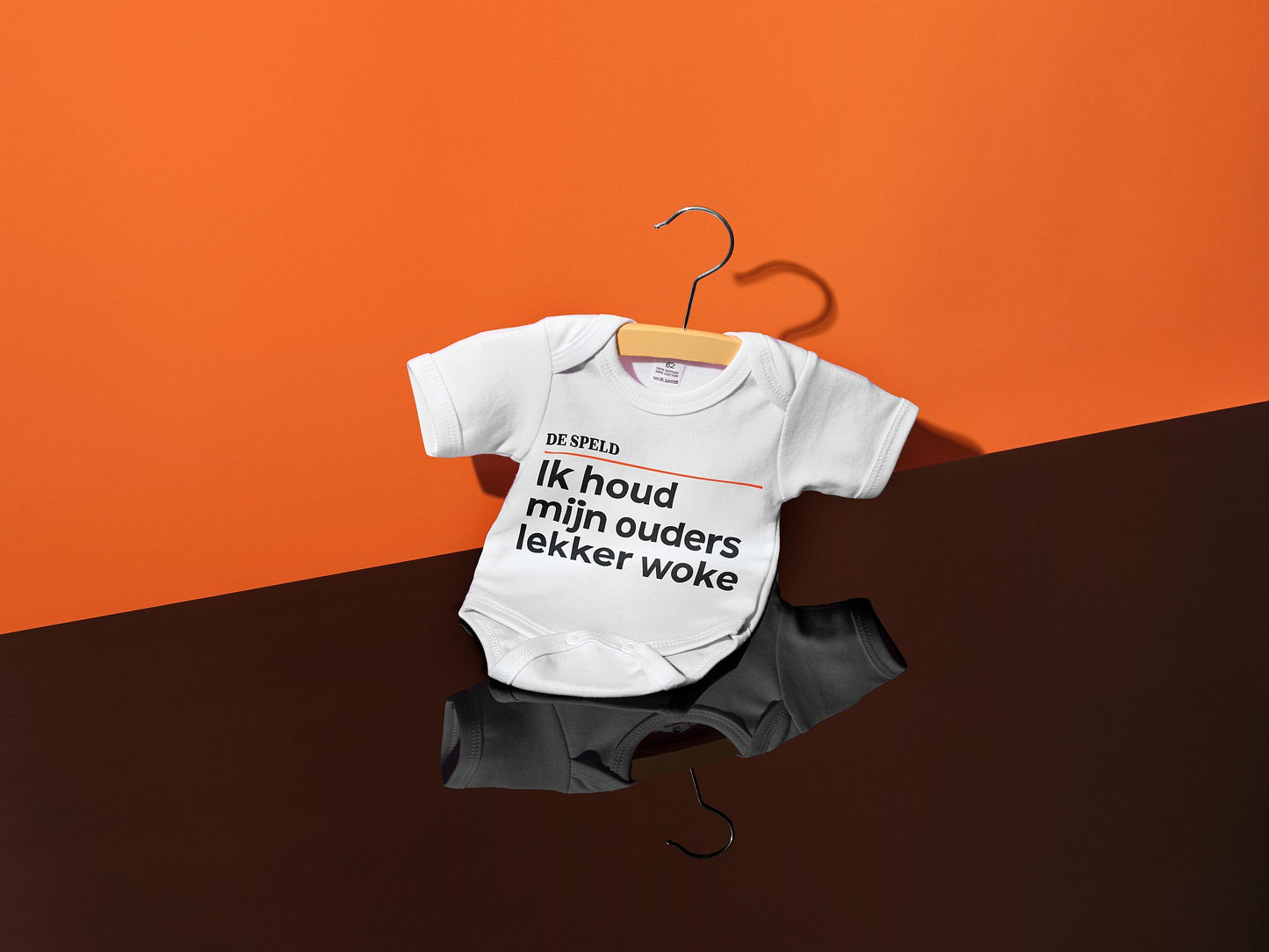 Romper ' Ik houd mijn ouders lekker woke' (wit en zwart) | Woke collection
