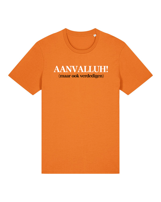 WK-Shirt 'Aanvalluh! (maar ook verdedigen)' | De Speld (Bio-katoen)